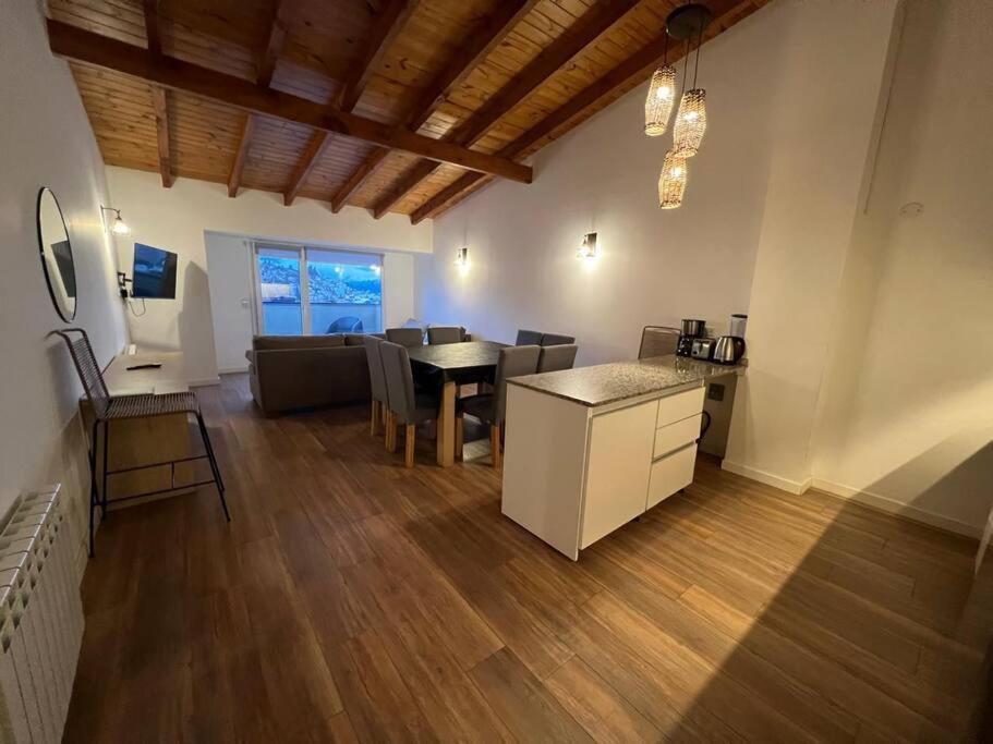 Moderno Departamento Con Vista Al Lago Y Montanas San Carlos de Bariloche Exterior photo
