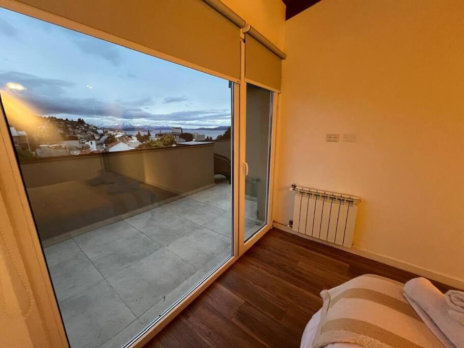 Moderno Departamento Con Vista Al Lago Y Montanas San Carlos de Bariloche Exterior photo